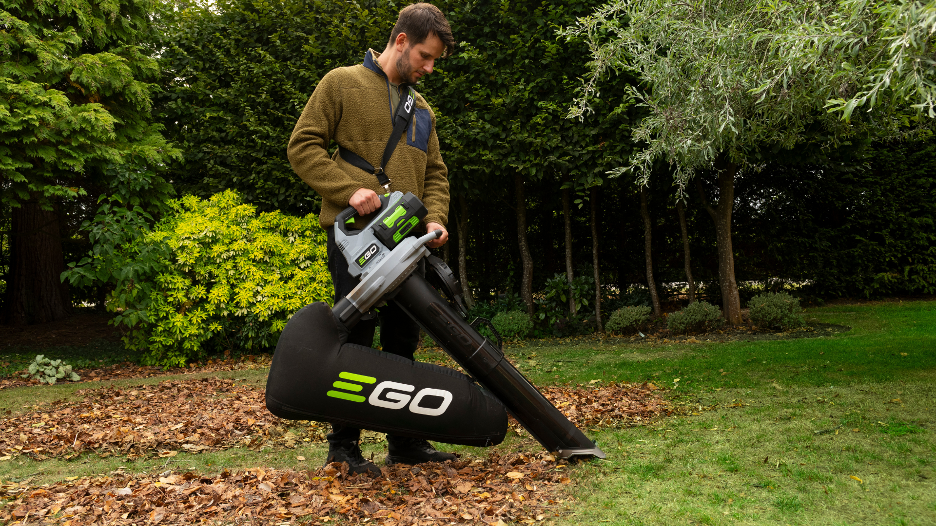What Is a Leaf Blower Vacuum and How Does It Work? - Ego Power+