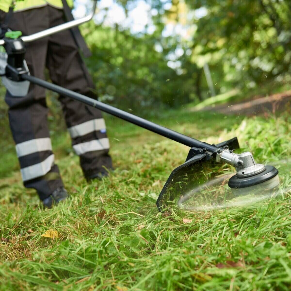 89% of council tools are petrol powered, using 600,000 litres of fuel each year